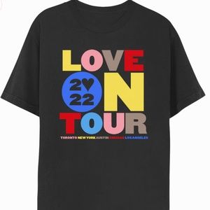 2022 love on tour black tee